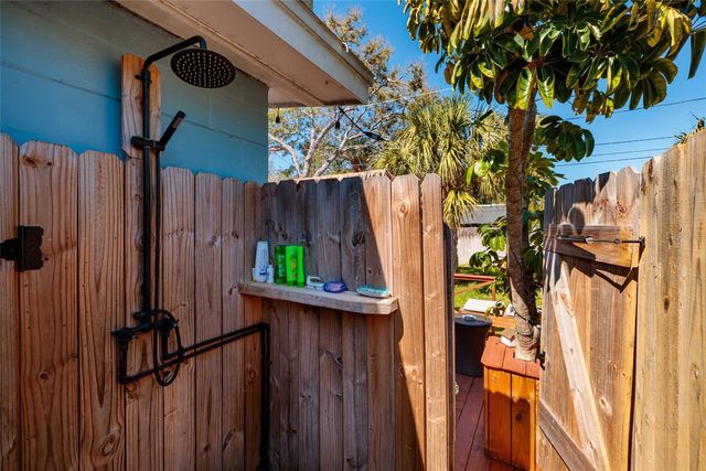 8029 22ND AVENUE N, St Petersburg, FL 33710