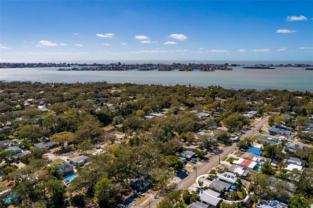 8029 22ND AVENUE N, St Petersburg, FL 33710