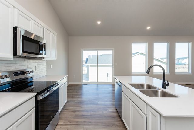 1032 NE 64th Avenue, Des Moines, IA 50313