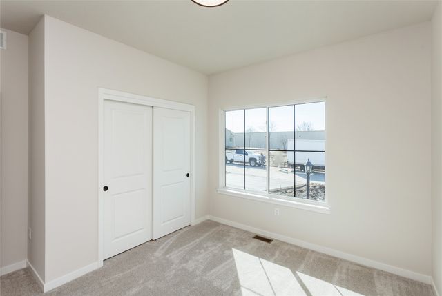 1032 NE 64th Avenue, Des Moines, IA 50313