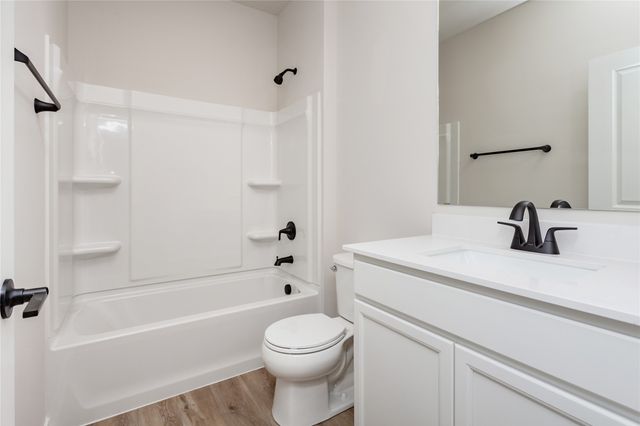 1032 NE 64th Avenue, Des Moines, IA 50313