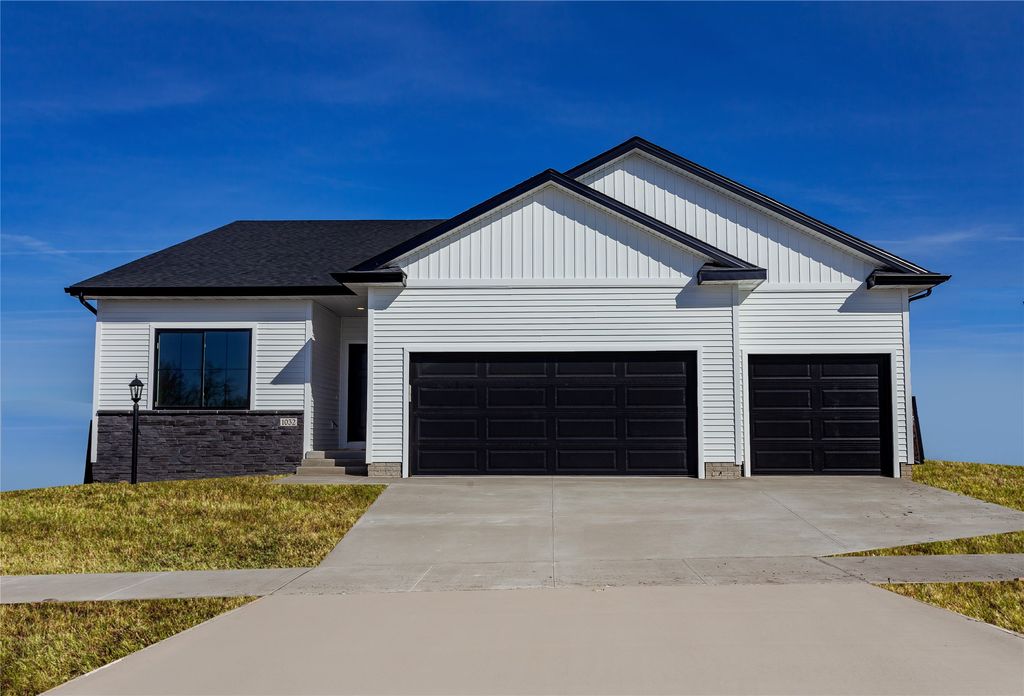 1032 NE 64th Avenue, Des Moines, IA 50313