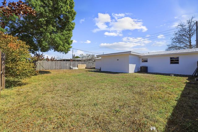 306 Riomar Drive, Port St. Lucie, Port St Lucie, FL 34952
