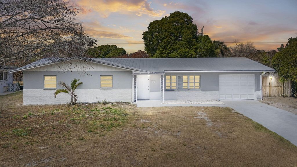 306 Riomar Drive, Port St. Lucie, Port St Lucie, FL 34952