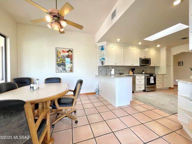 11435 N Skywire Way, Tucson, AZ 85737