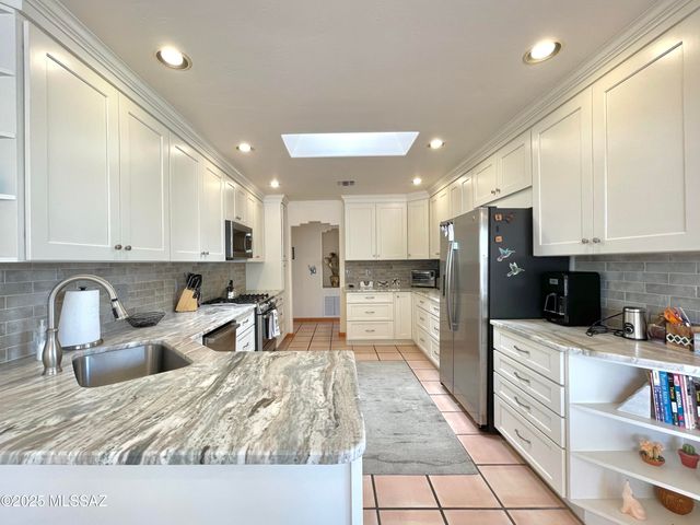 11435 N Skywire Way, Tucson, AZ 85737