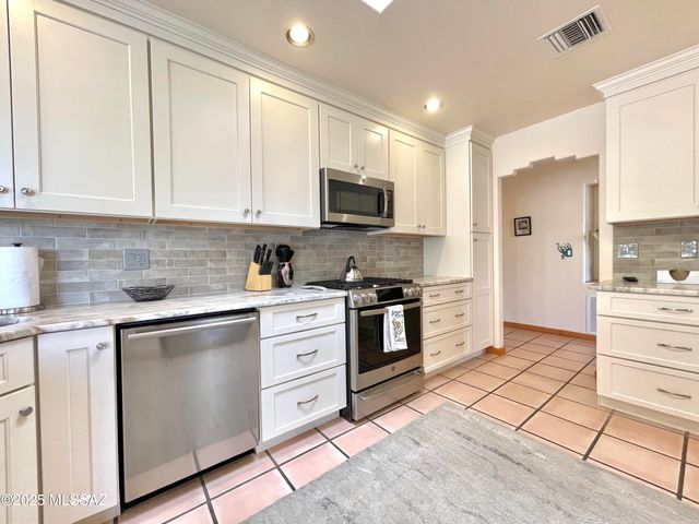 11435 N Skywire Way, Tucson, AZ 85737