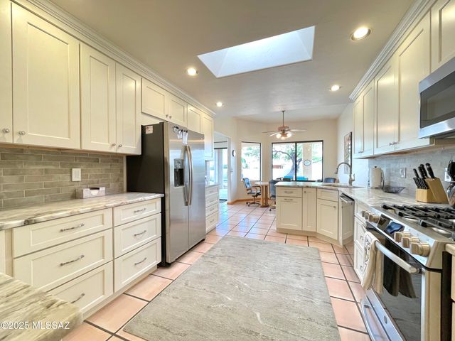 11435 N Skywire Way, Tucson, AZ 85737