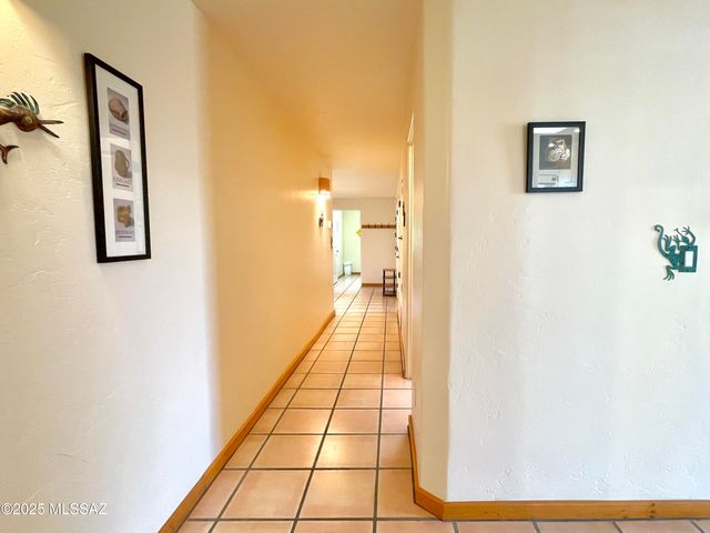 11435 N Skywire Way, Tucson, AZ 85737