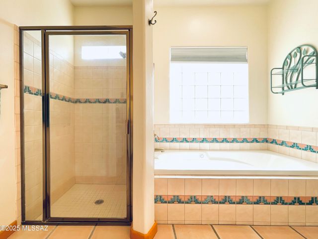 11435 N Skywire Way, Tucson, AZ 85737