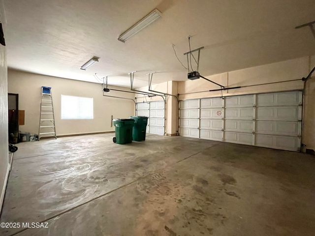 11435 N Skywire Way, Tucson, AZ 85737