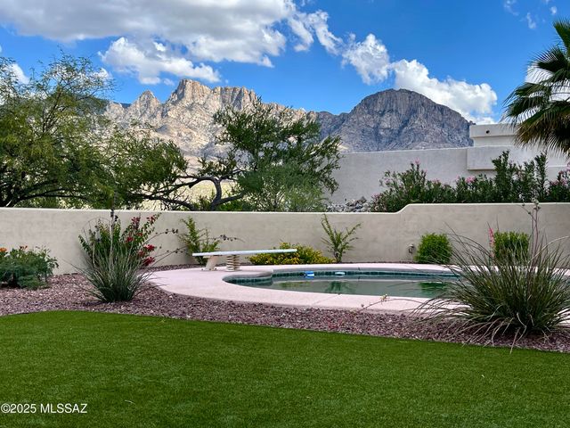 11435 N Skywire Way, Tucson, AZ 85737