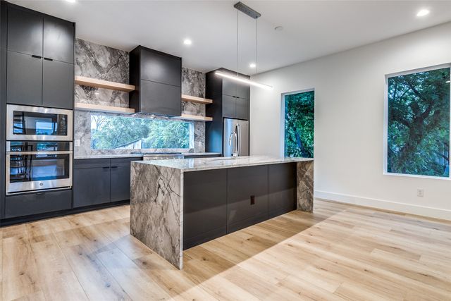 2315 Hawthorne Avenue, Dallas, TX 75219