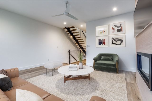 2315 Hawthorne Avenue, Dallas, TX 75219