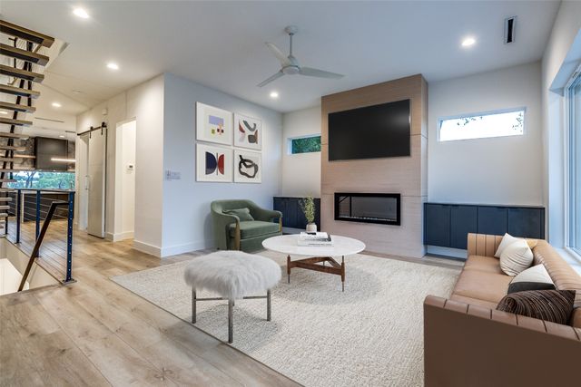 2315 Hawthorne Avenue, Dallas, TX 75219