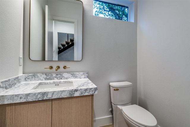 2315 Hawthorne Avenue, Dallas, TX 75219