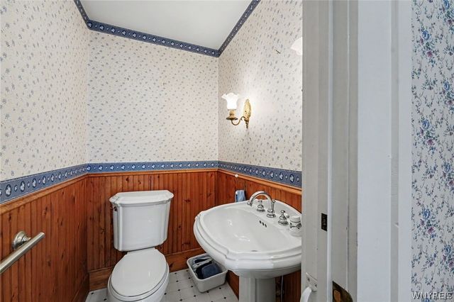 7098 State Road, Boston, NY 14075