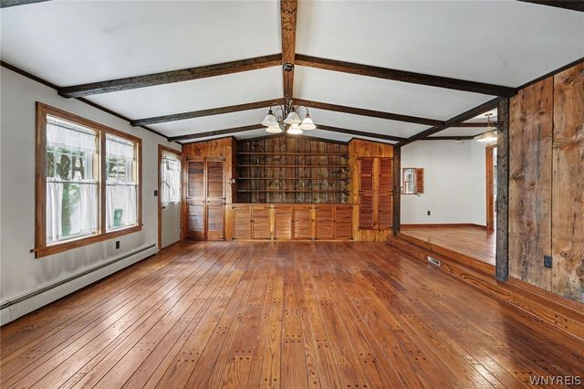 7098 State Road, Boston, NY 14075
