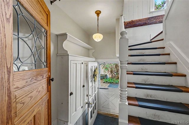 7098 State Road, Boston, NY 14075