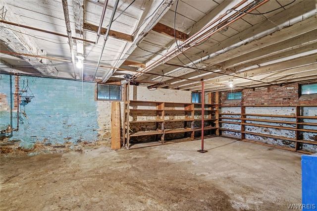 7098 State Road, Boston, NY 14075