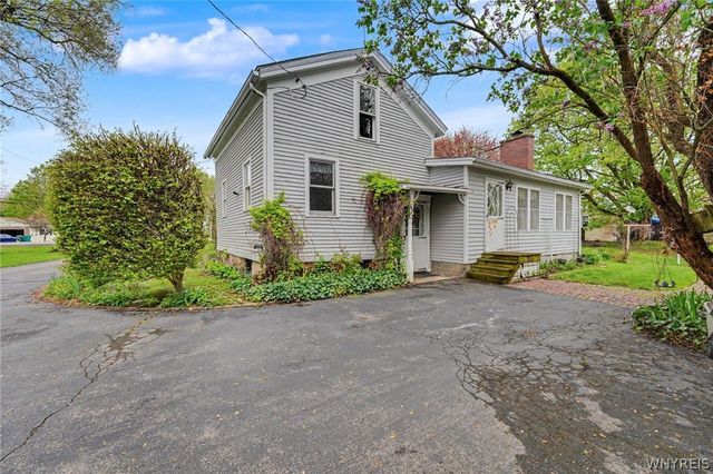 7098 State Road, Boston, NY 14075
