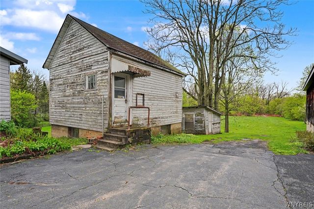 7098 State Road, Boston, NY 14075