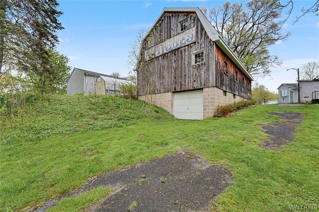 7098 State Road, Boston, NY 14075