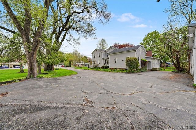 7098 State Road, Boston, NY 14075