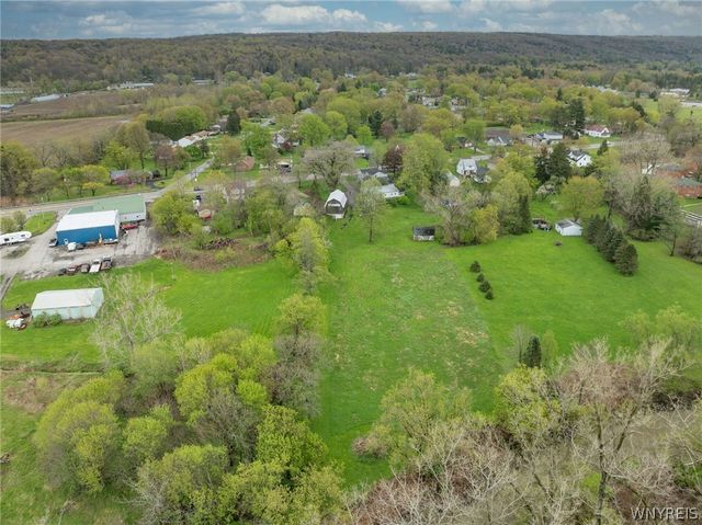 7098 State Road, Boston, NY 14075