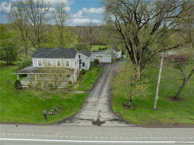 7098 State Road, Boston, NY 14075