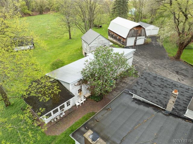 7098 State Road, Boston, NY 14075