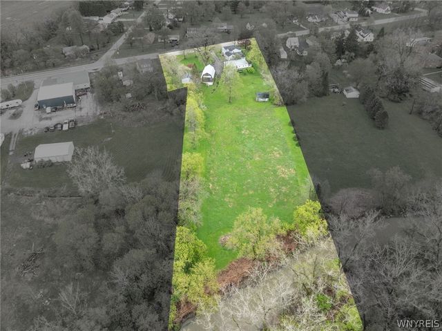 7098 State Road, Boston, NY 14075