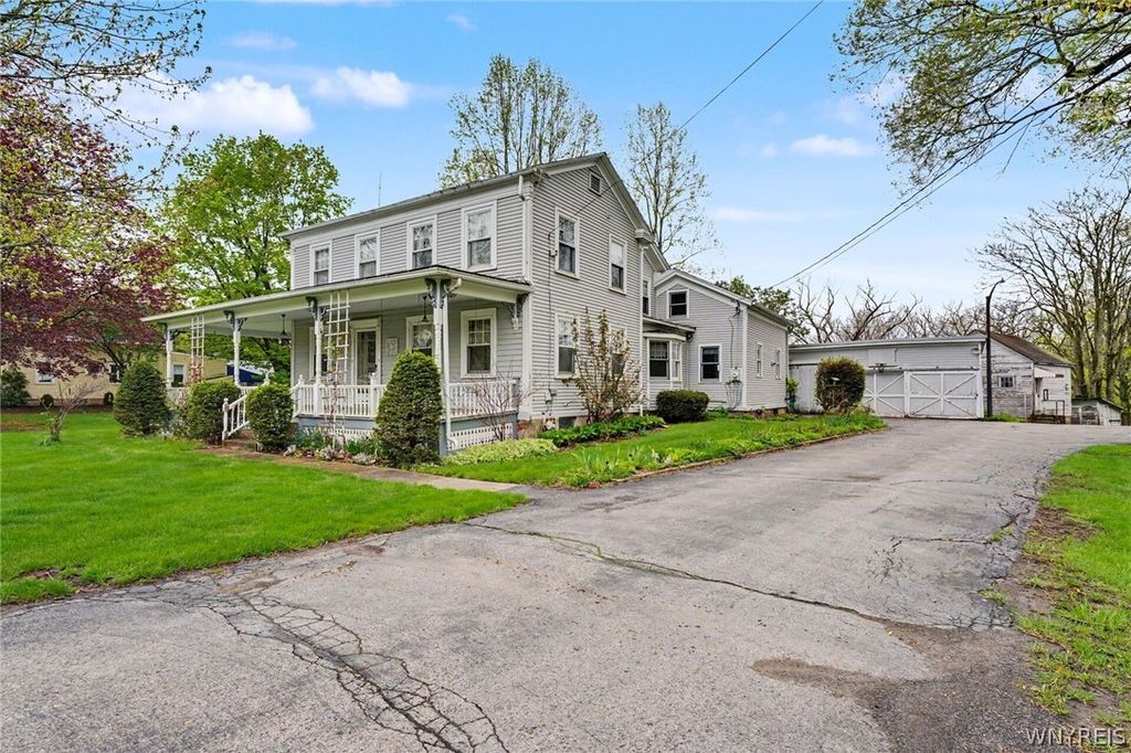 7098 State Road, Boston, NY 14075