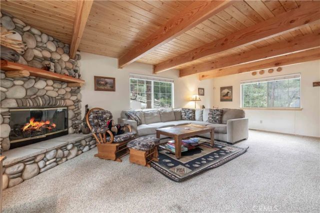 143 Santa Barbara, Sugarloaf, CA 92386