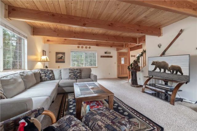 143 Santa Barbara, Sugarloaf, CA 92386