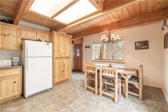 143 Santa Barbara, Sugarloaf, CA 92386