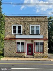 6 E CAMDEN AVE, Moorestown, NJ 08057