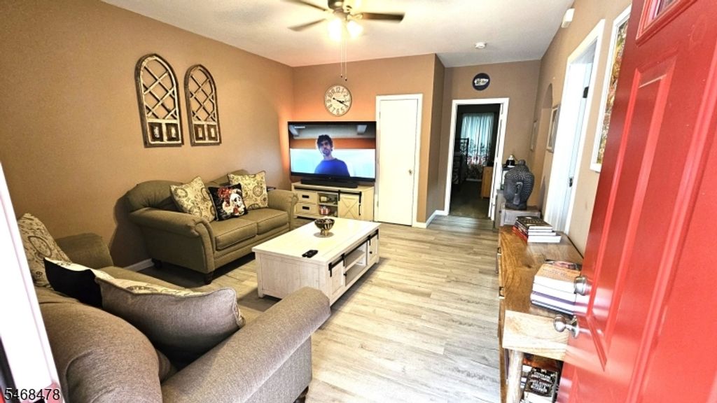 647 E 28Th St, Paterson City, NJ 07504 — photo 4