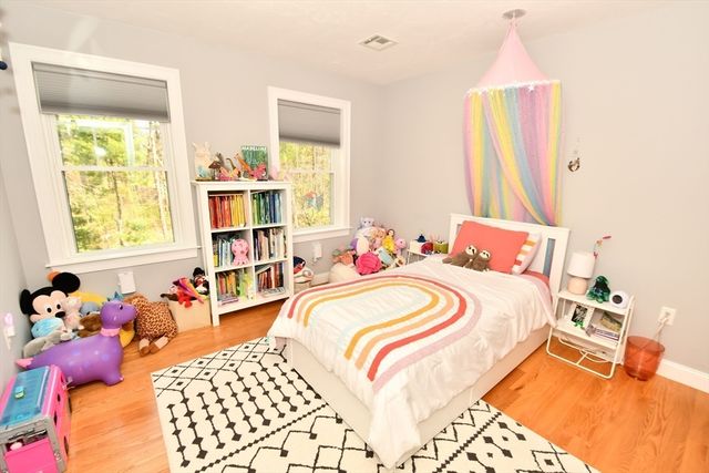 16 Westfield Dr, Norfolk, MA 02056