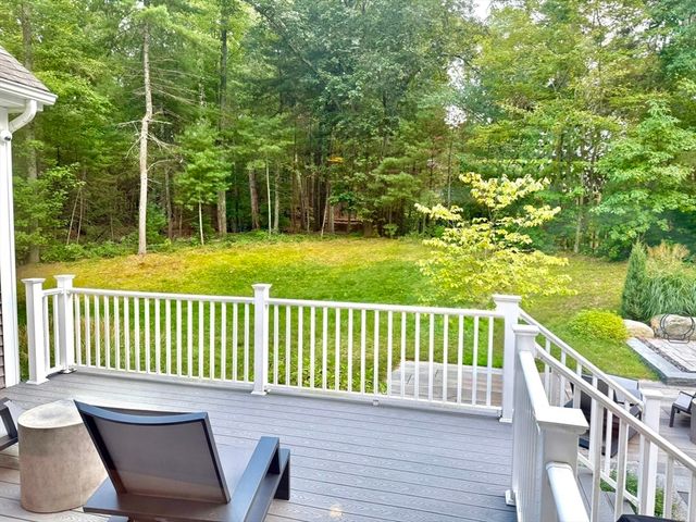 16 Westfield Dr, Norfolk, MA 02056