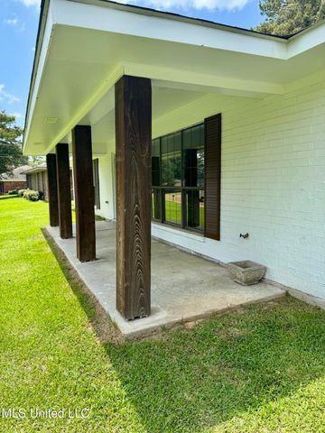 106 Tanglewood Road, Natchez, MS 39120