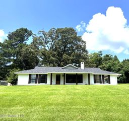 106 Tanglewood Road, Natchez, MS 39120