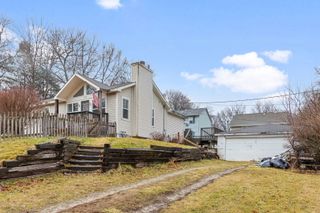 1008 W Dale Avenue, Mchenry, IL 60051