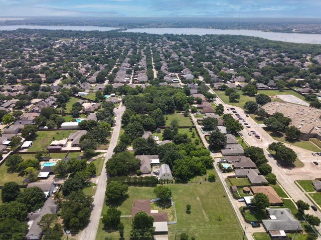 2814 Lois Lane, Rowlett, TX 75088