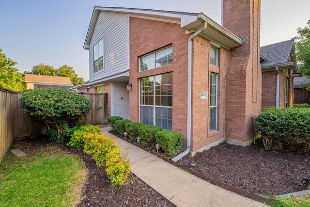 2814 Lois Lane, Rowlett, TX 75088