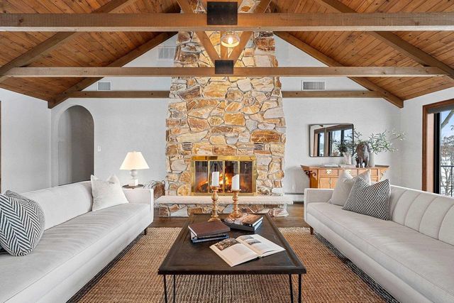 2045 LOST DAUPHIN ROAD, De Pere, WI 54115