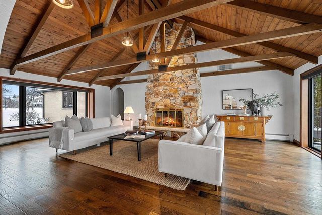 2045 LOST DAUPHIN ROAD, De Pere, WI 54115