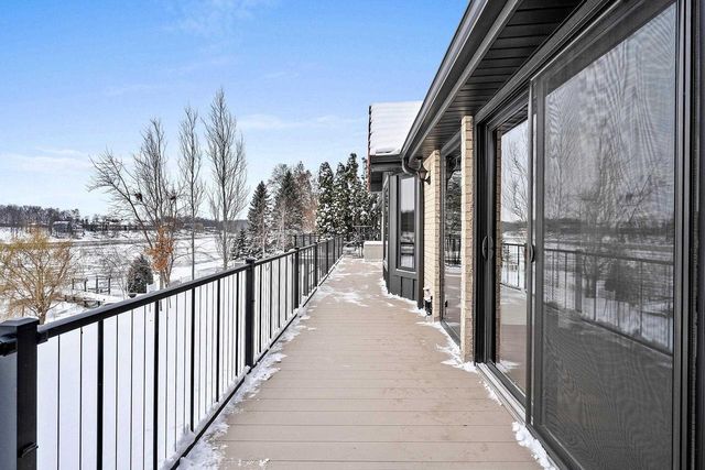 2045 LOST DAUPHIN ROAD, De Pere, WI 54115