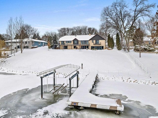 2045 LOST DAUPHIN ROAD, De Pere, WI 54115