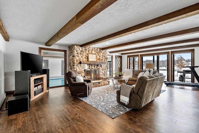 2045 LOST DAUPHIN ROAD, De Pere, WI 54115